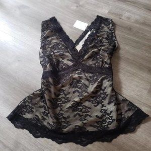 black and tan lace sleeveless shirt